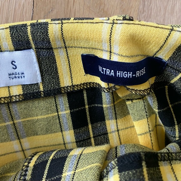 Hollister yellow plaid ultra high rise mini skirt - Picture 4 of 7